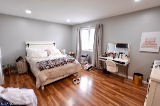 4 Sickle St, Dover Town, NJ 07801