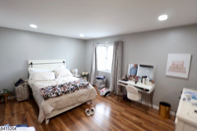 4 Sickle St, Dover Town, NJ 07801