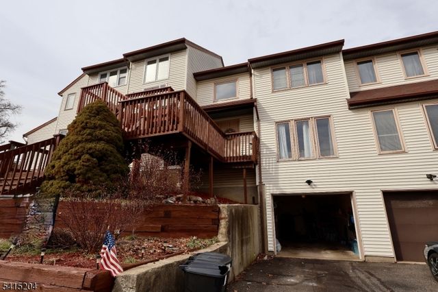 4 Sickle St, Dover Town, NJ 07801