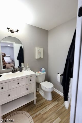 4 Sickle St, Dover Town, NJ 07801