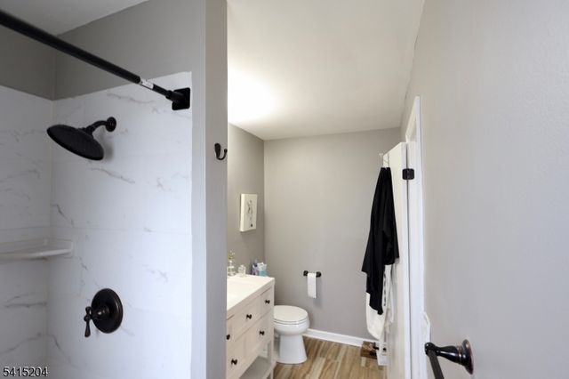 4 Sickle St, Dover Town, NJ 07801