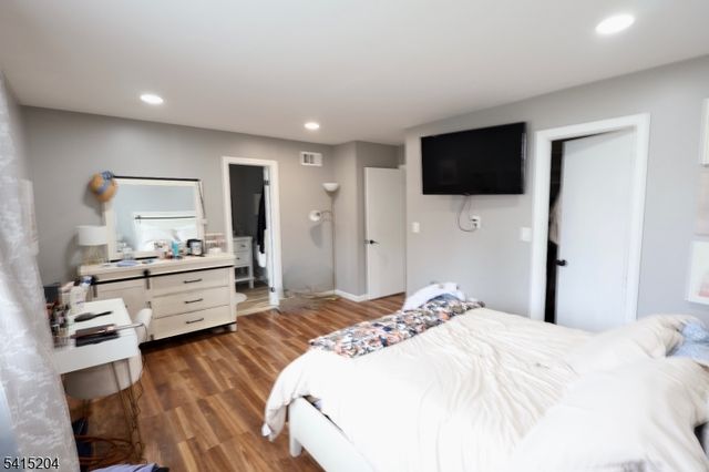 4 Sickle St, Dover Town, NJ 07801