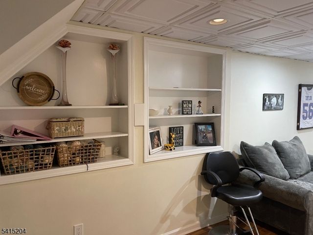 4 Sickle St, Dover Town, NJ 07801