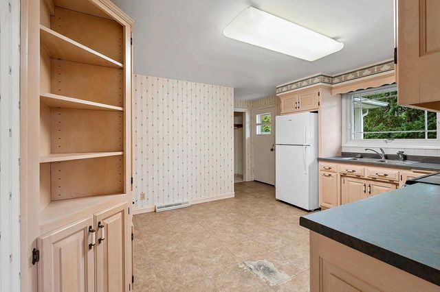 915 TOMMARK STREET, Green Bay, WI 54304