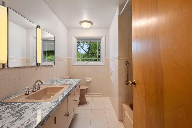 915 TOMMARK STREET, Green Bay, WI 54304