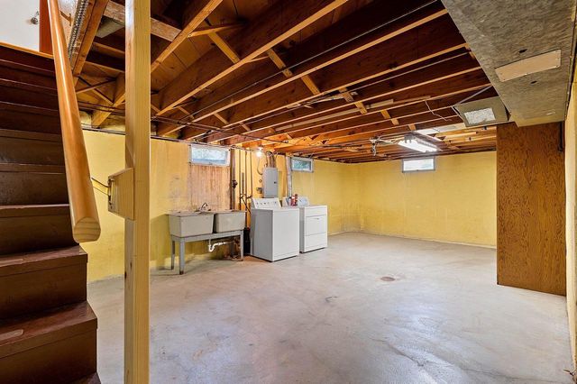 915 TOMMARK STREET, Green Bay, WI 54304