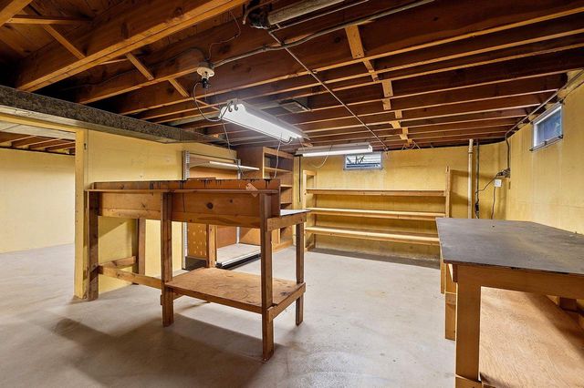 915 TOMMARK STREET, Green Bay, WI 54304