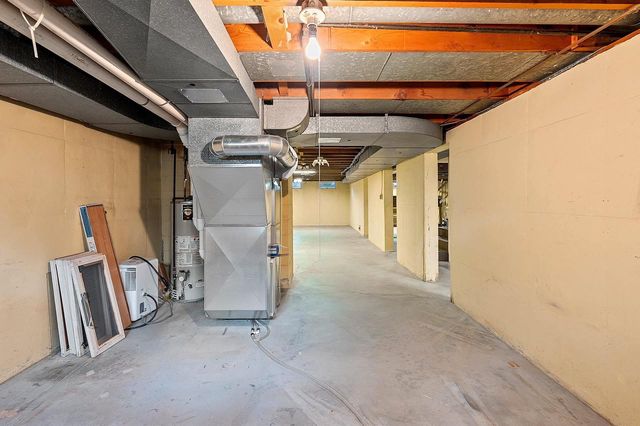915 TOMMARK STREET, Green Bay, WI 54304