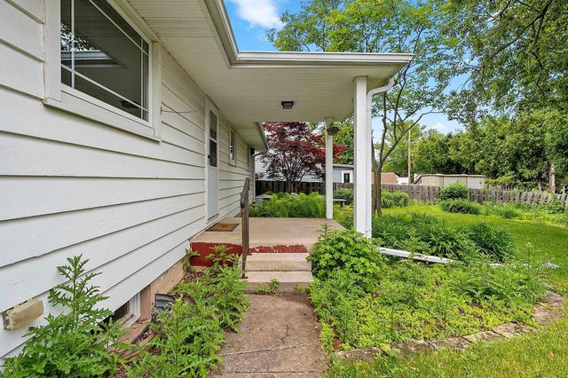915 TOMMARK STREET, Green Bay, WI 54304