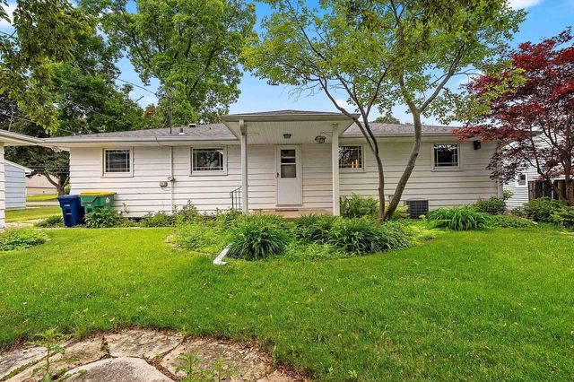 915 TOMMARK STREET, Green Bay, WI 54304