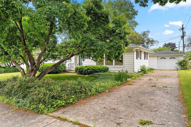 915 TOMMARK STREET, Green Bay, WI 54304