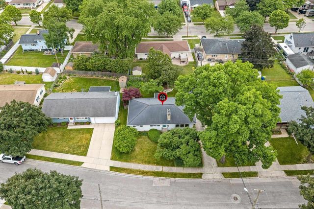 915 TOMMARK STREET, Green Bay, WI 54304