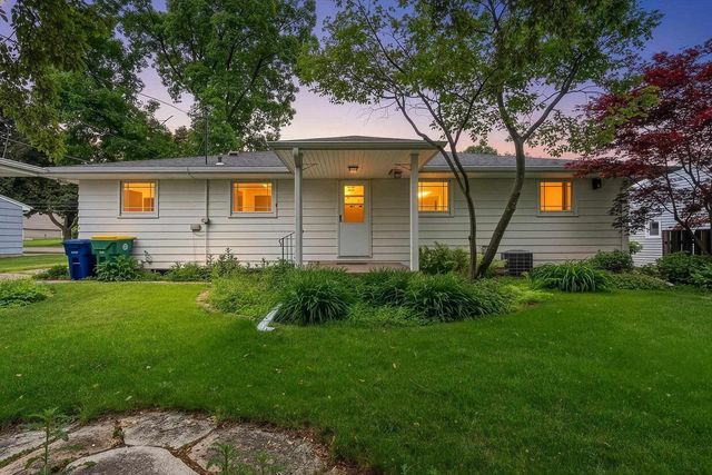 915 TOMMARK STREET, Green Bay, WI 54304