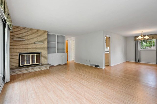 915 TOMMARK STREET, Green Bay, WI 54304