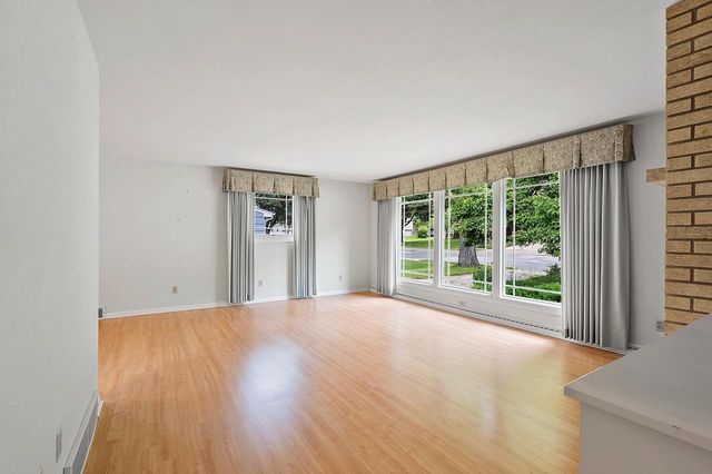 915 TOMMARK STREET, Green Bay, WI 54304