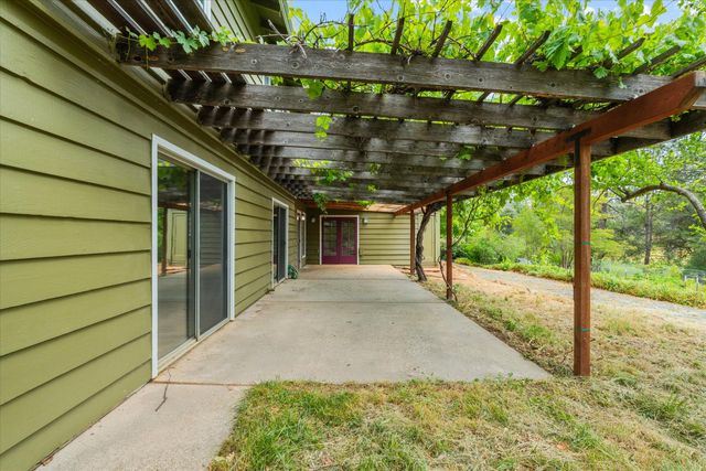 13748 Marin Pl, Grass Valley, CA 95949