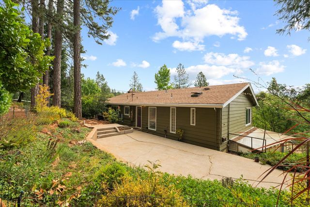 13748 Marin Pl, Grass Valley, CA 95949