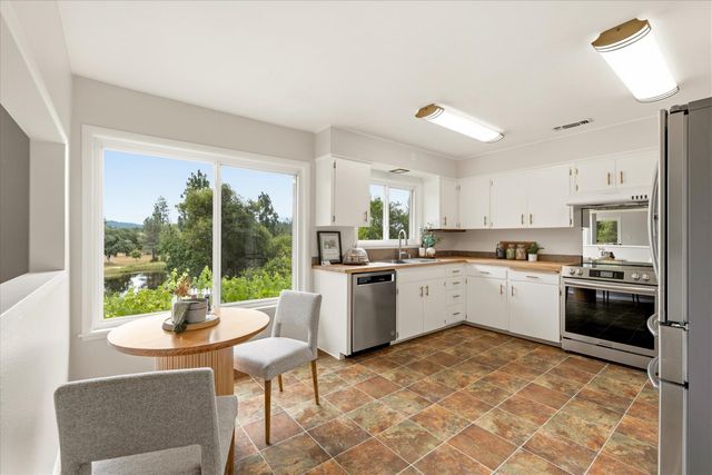 13748 Marin Pl, Grass Valley, CA 95949