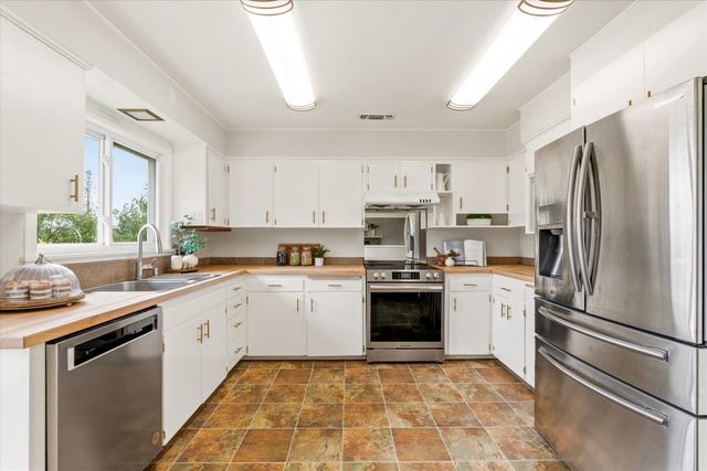 13748 Marin Pl, Grass Valley, CA 95949