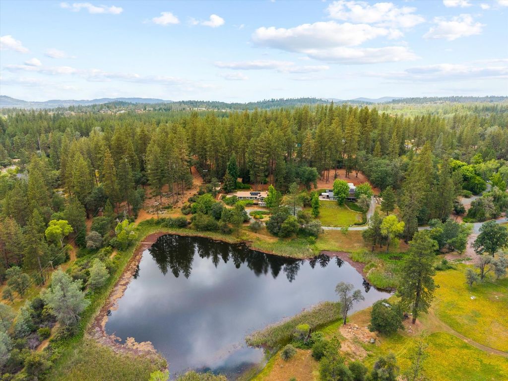 13748 Marin Pl, Grass Valley, CA 95949