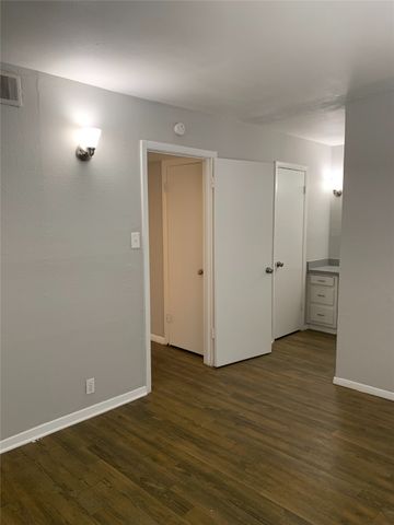 4606 Monarch Street 105, Dallas, TX 75204