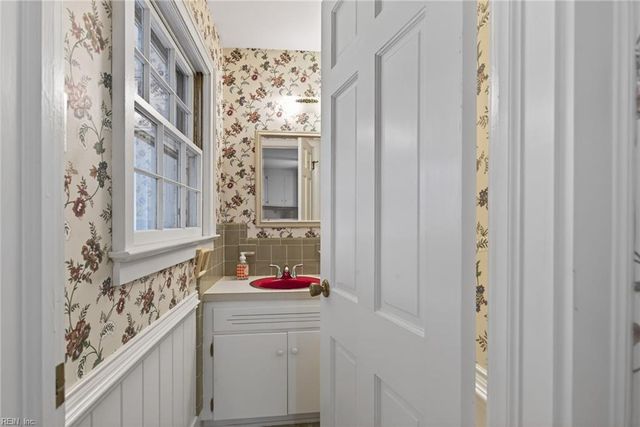 323 Sherwood DR, Suffolk, VA 23434