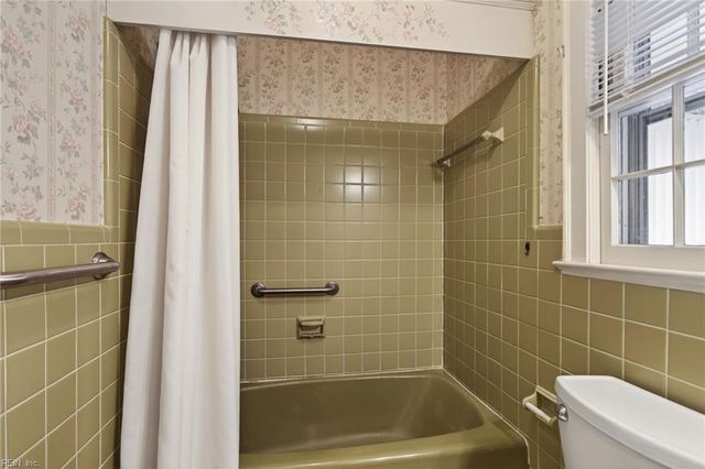 323 Sherwood DR, Suffolk, VA 23434