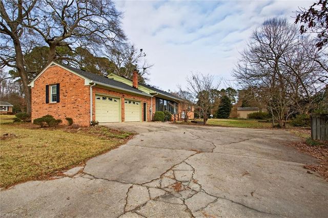 323 Sherwood DR, Suffolk, VA 23434