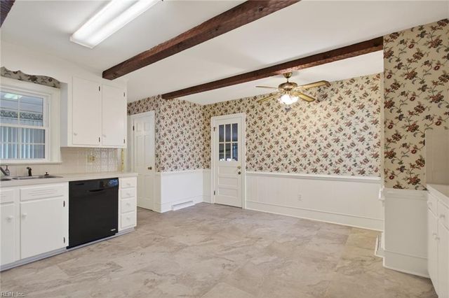 323 Sherwood DR, Suffolk, VA 23434