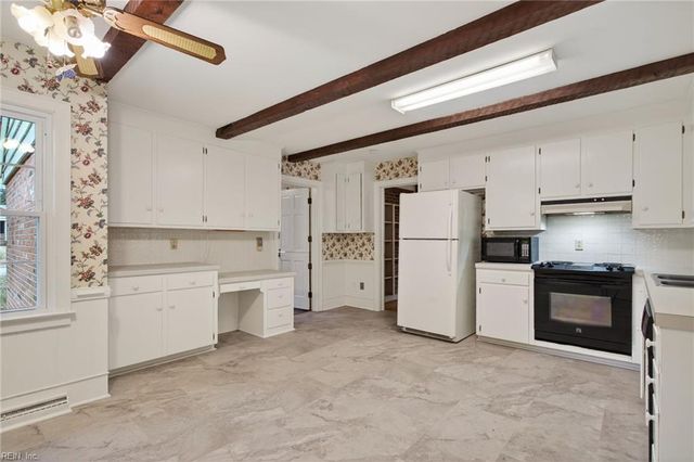 323 Sherwood DR, Suffolk, VA 23434