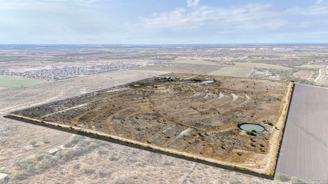 2780 Freudenburg, St Hedwig, TX 78152