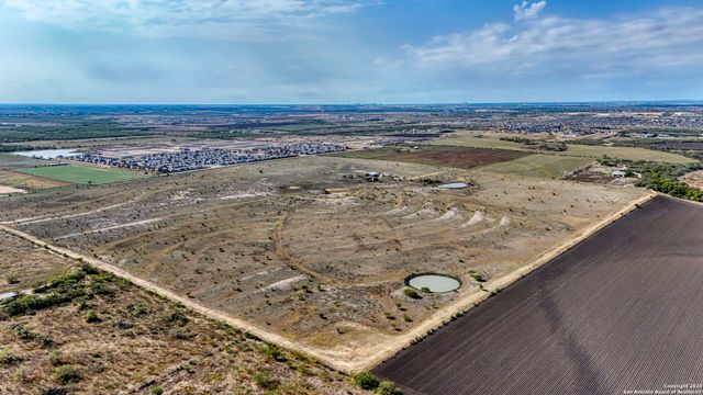 2780 Freudenburg, St Hedwig, TX 78152