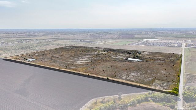 2780 Freudenburg, St Hedwig, TX 78152