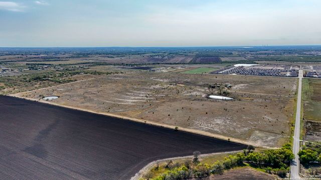 2780 Freudenburg, St Hedwig, TX 78152