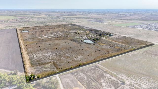 2780 Freudenburg, St Hedwig, TX 78152