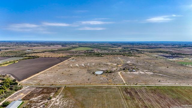 2780 Freudenburg, St Hedwig, TX 78152
