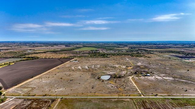 2780 Freudenburg, St Hedwig, TX 78152