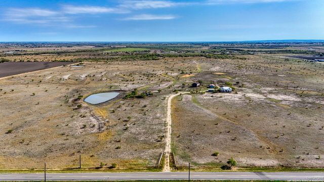 2780 Freudenburg, St Hedwig, TX 78152