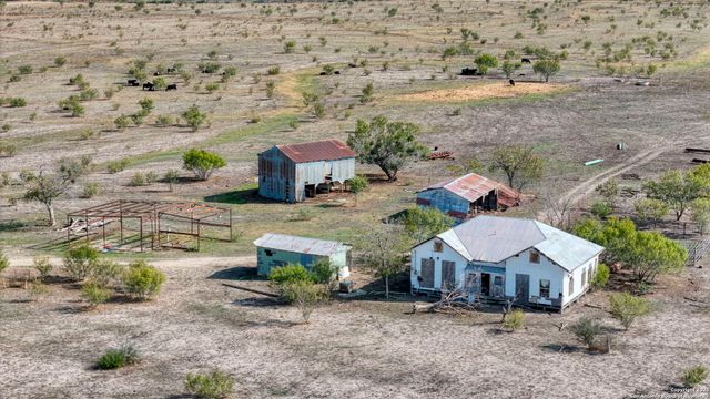 2780 Freudenburg, St Hedwig, TX 78152