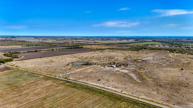 2780 Freudenburg, St Hedwig, TX 78152