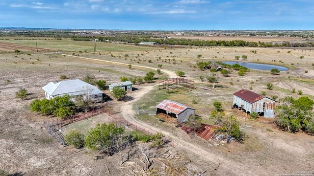 2780 Freudenburg, St Hedwig, TX 78152