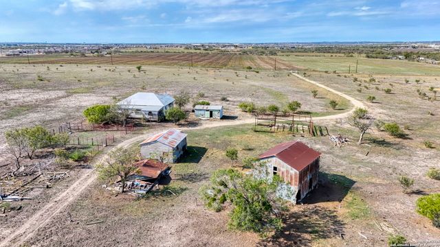 2780 Freudenburg, St Hedwig, TX 78152