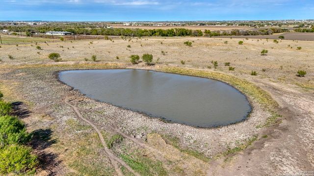 2780 Freudenburg, St Hedwig, TX 78152