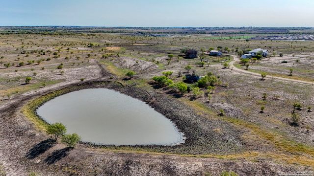 2780 Freudenburg, St Hedwig, TX 78152