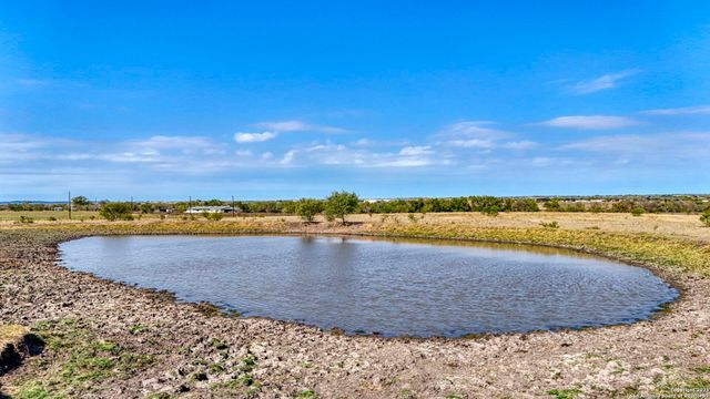 2780 Freudenburg, St Hedwig, TX 78152