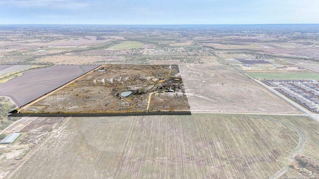 2780 Freudenburg, St Hedwig, TX 78152