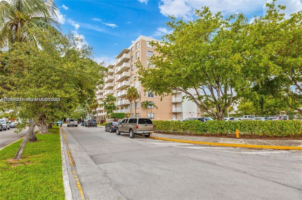 1455 N Treasure Drive PHH, North Bay Village, FL 33141