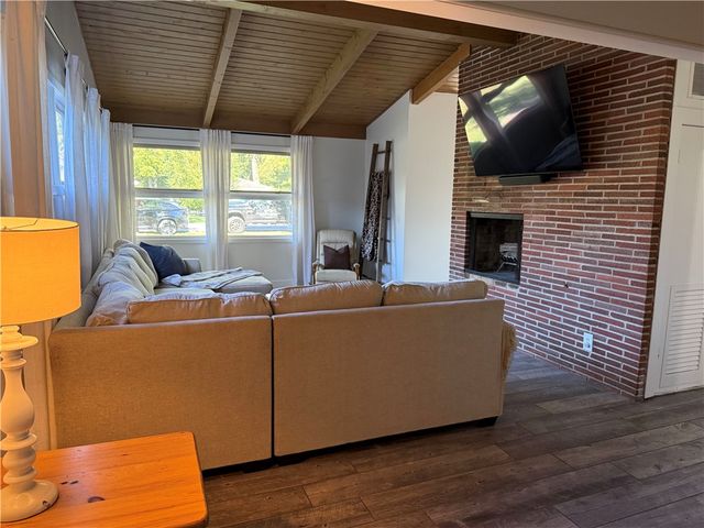 1579 Lakeview Road, Hamburg, NY 14085