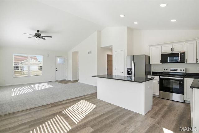 1123 Castle Green Drive, Waterloo, IL 62298