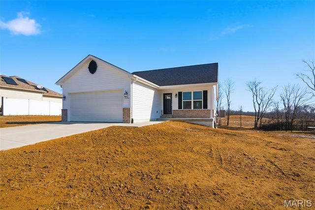 1123 Castle Green Drive, Waterloo, IL 62298